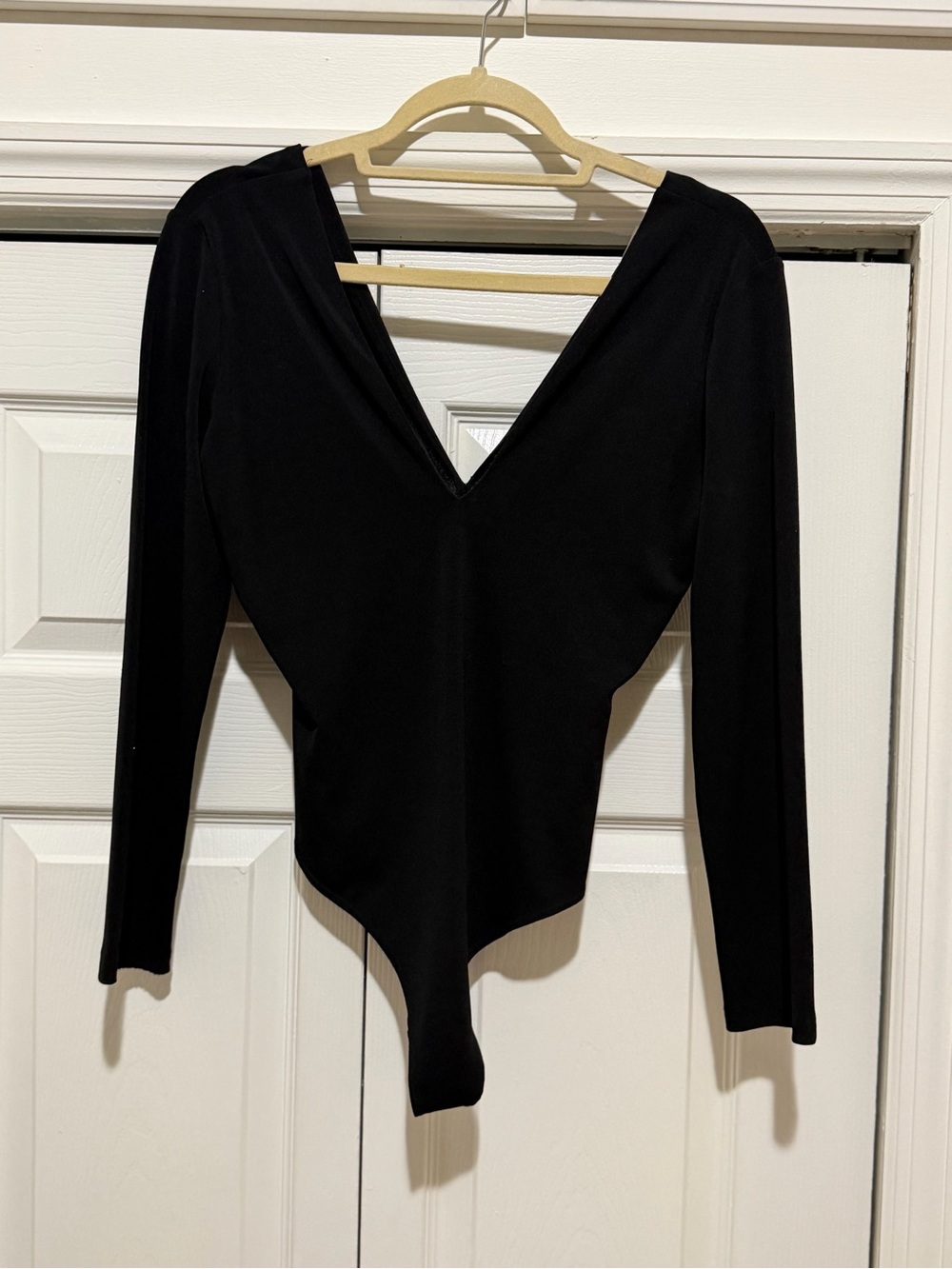 Alice + Olivia Black Long-Sleeve V-Neck Bodysuit